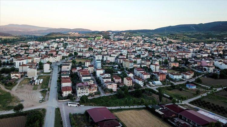 <p><strong>BİLECİK</strong></p>

<p>Kadınlarda ortalama yaşam süresi: 81,2</p>

<p>Erkeklerde ortalama yaşam süresi: 75,5</p>

<p>Ortalama: 78,6</p>

