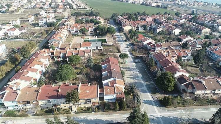 <p><strong>TEKİRDAĞ</strong></p>

<p>Kadınlarda ortalama yaşam süresi: 80,8</p>

<p>Erkeklerde ortalama yaşam süresi: 75,0</p>

<p>Ortalama: 77,8</p>
