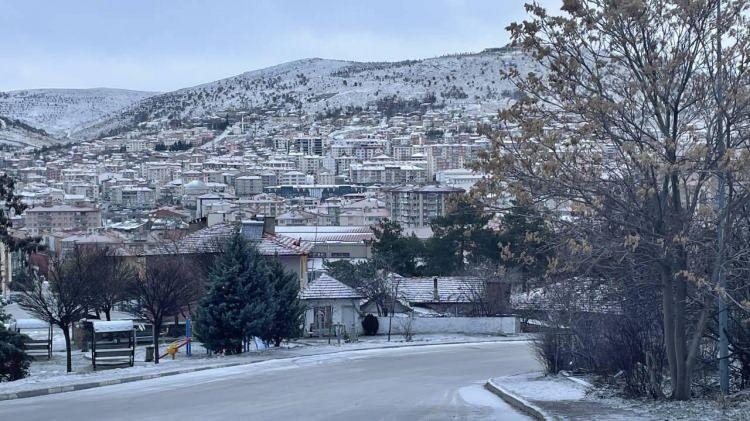 <p><strong>YOZGAT</strong></p>

<p>Kadınlarda ortalama yaşam süresi: 80,7</p>

<p>Erkeklerde ortalama yaşam süresi: 74,8</p>

<p>Ortalama: 77,7</p>
