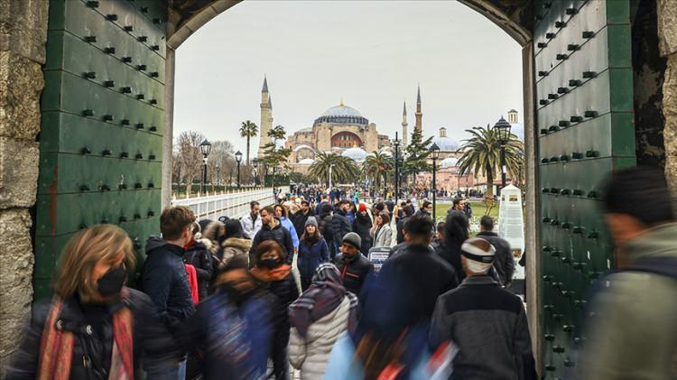 <p>2019 yılında Türkiye’yi 51,7 milyon turist ziyaret etmiştir. Türkiye, kültürel, tarihi, doğal ve gastronomik çeşitliliğiyle dünyanın en popüler turizm destinasyonlarından biridir.</p>