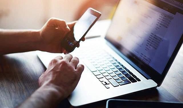 <p><strong>“Derneğimize de bu yönde başvurular oldu. Bugün bize başvuran bir tüketicimiz de kendi torununa bir cep telefonu satın almış. Ama cep telefonu küçük olmasına rağmen, bir poşet içinde sunmuşlar. Faturaya da 21 kuruş olarak geçtiği için, bu ödemenin yapılmayacağına ilişkin tüketiciye bir mesaj gelmiş.</strong></p>

