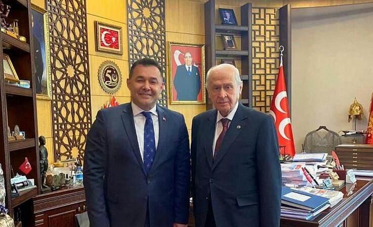 <p><strong>YUMURTALIK</strong></p>
<p>BÜYÜKŞEHİR İLÇE</p>
<p><strong>AYDIN KÜTÜKOĞLU</strong></p>