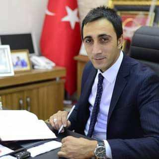 <p><strong>ÇAMLIYAYLA</strong></p>
<p>BÜYÜKŞEHİR İLÇE</p>
<p>ALİ RIZA GENÇ</p>