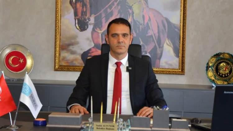 <p>SİLİFKE</p>
<p>BÜYÜKŞEHİR İLÇE</p>
<p><strong>SADIK ALTINOK</strong></p>