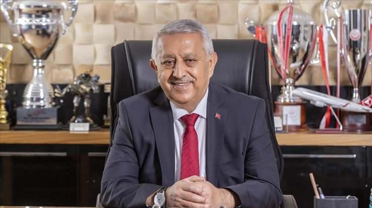 <p>Afyonkarahisar'da Mehmet Zeybek yerine Hüseyin Ceylan Uluçay,</p>