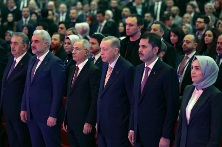 <p>Programda, Cumhur İttifakı'nın İstanbul Büyükşehir Belediye (İBB) Başkan adayı Murat Kurum, AK Parti İstanbul İl Başkanı Osman Nuri Kabaktepe, AK Parti'nin Merkez Yürütme Kurulu ile Merkez Karar ve Yönetim Kurulu üyeleri, milletvekilleri, belediye başkanları ve adayları, 3 kademe ilçe başkanları ile MHP'nin ilçe başkan adayları da yer aldı.</p>