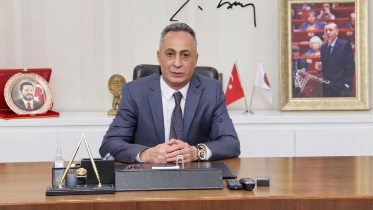 <p>Ağrı'da Metin Karadoğan yerine Salih Aydın,</p>
