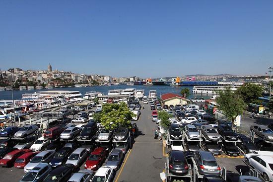 <p><strong>İstanbul'da otopark sorununu kim çözer?</strong></p>

<p>% 46.1 ile Murat Kurum</p>

<p>% 43.5 Ekrem İmamoğlu</p>

<p>% 7.9 Fikrim yok</p>

<p>% 2.5 Diğer partinin adayı</p>
