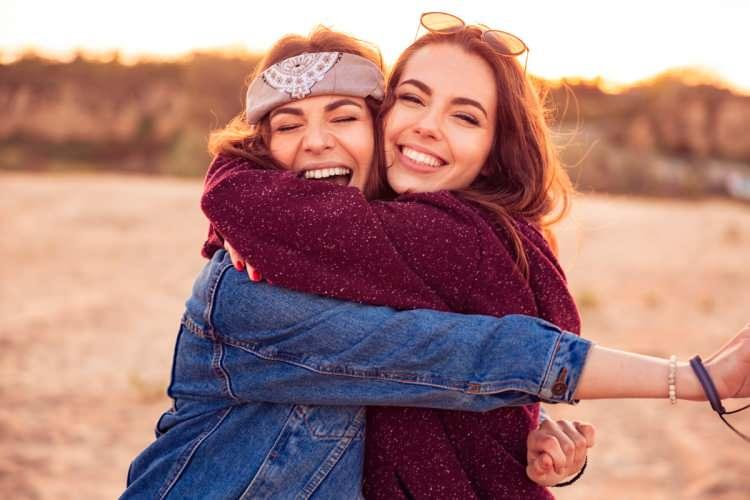 <p>Asya’da ortaya çıkan bu iş kolunun bir diğer yandan da dezavantajı bulunuyor. Sarılan kişiler arasında duygusal bir bağ oluşma ihtimali. Mesleğin asıl amacı sarılıcıların size sarılarak uyumanıza yardımcı olması.</p>