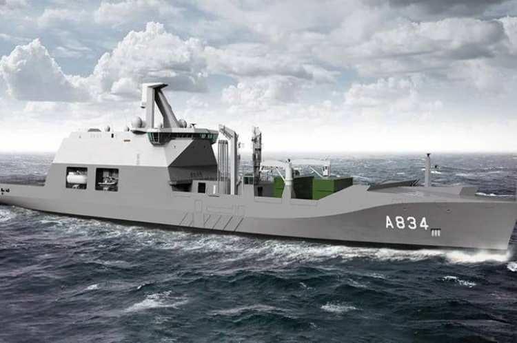 <p>TCG Derya’nın sınıfındaki benzer gemilerden çok daha hızlı olduğunu öğreniyoruz.</p>
<p> </p>
<p>Savaş gemilerinde bulunan gaz türbinli sevk sistemine sahip olduğunu söylüyor Erkan ve <strong>“Büyük cüssesine rağmen açık denizde savaş gemileriyle aynı seyir hızında gidip onlara eşlik edecek.</strong></p>
<p> </p>