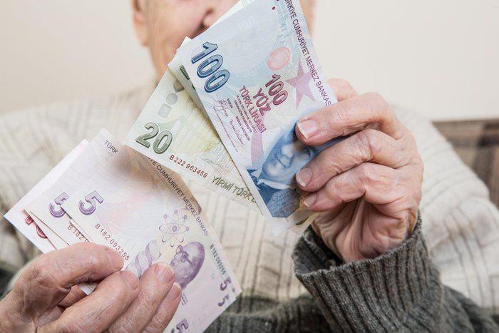 <p>Yüzde 75 oranında dul aylığı veya yetim aylığı alan bir kişi 7.500 TL,</p>
<p> </p>