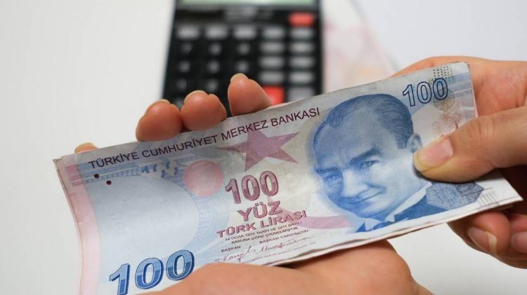 <p>Düzenlemenin hayata geçmesiyle birlikte Bağ-kur'lular 5 yıl önce emekli olabilecek.</p>