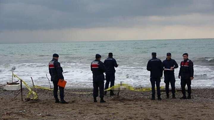 <p>Serik'in Kadriye Mahallesi'nde bulunan kadın cesedinin, Antalya'da 13 gün önce kaybolan Merve Şevval Elmas'a (18) ait olma ihtimali üzerine İstanbul'da yaşayan ailesi , DNA örneği alınması için Antalya'ya geldi.</p>
