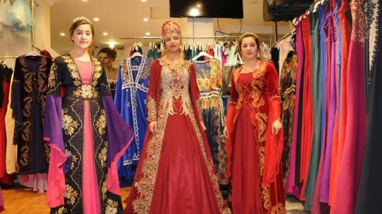 <p>Bunların en başında ise yöresel kıyafetler geliyor.</p>
<p>İşte il il o dikkat çeken detaylar... </p>