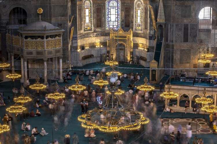 <p>Galeri bölümüne gelen turistler, burada camii haram katı ile Osmanlı dönemi eklerini görerek, cennet-cehennem kapısından geçecek ve bu bölümdeki Bizans dönemi mozaiklerini inceleme imkanı bulabilecek.</p>

<p> </p>
