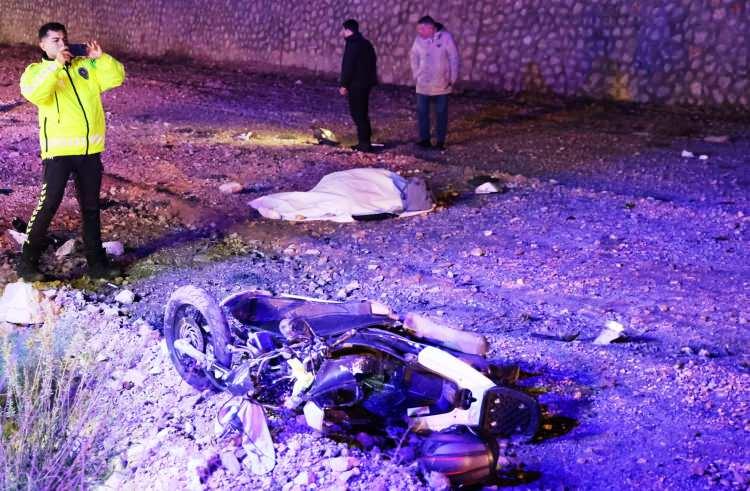 <p>Kaza nedeniyle tek şeride düşen Yalıkavak - Bodrum yolu tekrar çift yönlü trafiğe açıldı.</p>
