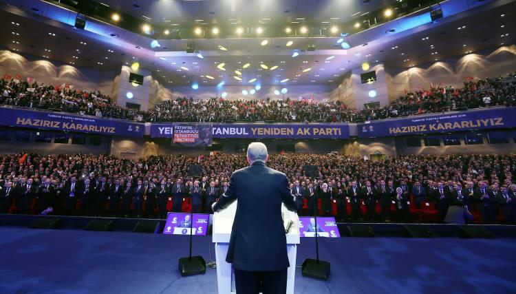 <p>AK Parti'de 31 Mart'ta yapılacak yerel seçimler öncesi 8 mevcut belediye başkanı tekrar aday yapılmadı. </p>