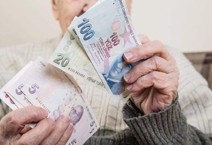 <p>ARALIK MAAŞI: <strong>7.700,00</strong></p>
<p>Yüzde 37.57 zamlı maaş: 10.592,89<br />
Yüzde 42.6 zamlı maaş: <strong>10.980,20</strong></p>