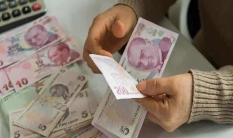 <p>ARALIK MAAŞI: <strong>9.500,00</strong></p>
<p>Yüzde 37.57 zamlı maaş: 13.069,15<br />
Yüzde 42.6 zamlı maaş:<strong> 13.547,00</strong></p>