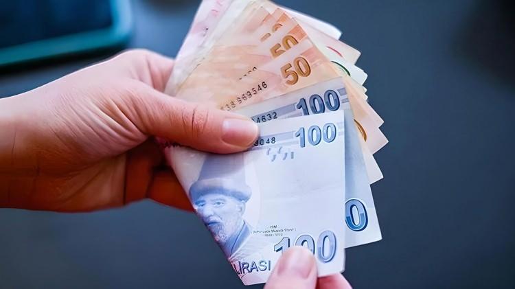 <p>ARALIK MAAŞI:<strong> 9.600,00</strong></p>

<p>Yüzde 37.57 zamlı maaş: 13.206,72<br />
Yüzde 42.6 zamlı maaş: <strong>13.689,60</strong></p>
