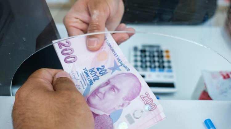 <p>ARALIK MAAŞI: 10.700,00</p>
<p>Yüzde 37.57 zamlı maaş: 14.719,99<br />
Yüzde 42.6 zamlı maaş: <strong>15.258,20</strong></p>