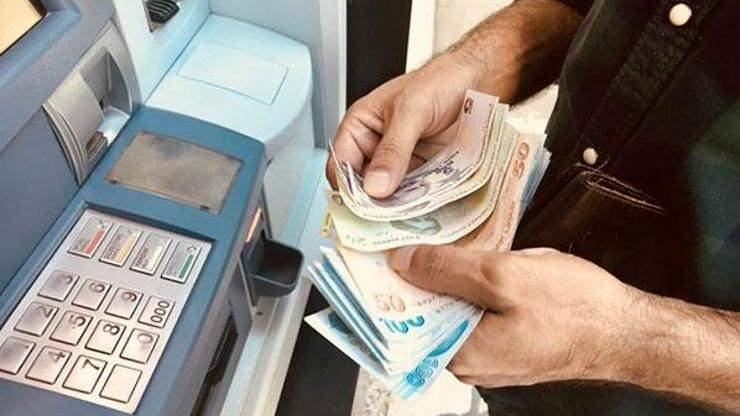 <p>ARALIK MAAŞI: <strong>12.000,00</strong></p>
<p>Yüzde 37.57 zamlı maaş: 16.508,40<br />
Yüzde 42.6 zamlı maaş: <strong>17.112,00</strong></p>