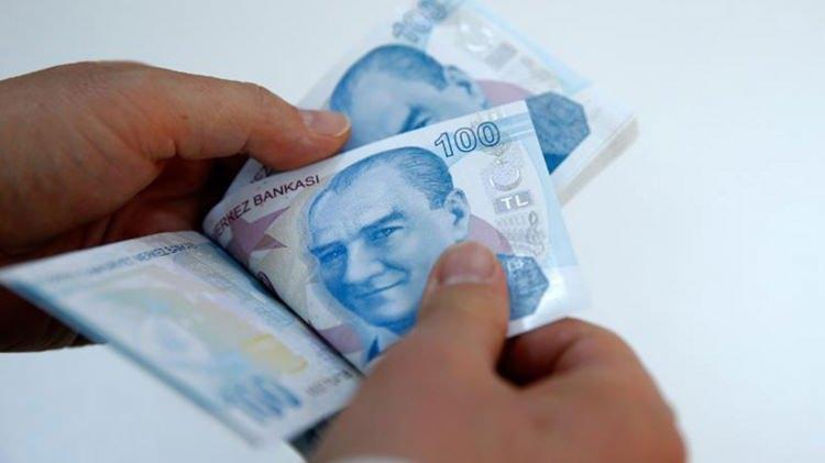 <p>Önümüzdeki temmuz ayında artışlarla birlikte emeklilerimizin hepsi aynı oranlarda maaş artışına ulaşacaktır. </p>