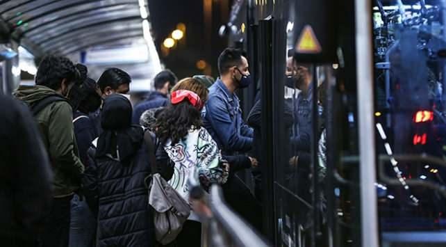 <p>Rusya ile Ukrayna savaşı sonrası Türkiye'ye göç eden bu iki ülke vatandaşlarının sayısı geçen yıl 19 Ocak'ta 201 bin 533 iken, bu sayı 31 Aralık itibarıyla 137 bin 829 oldu.</p>
