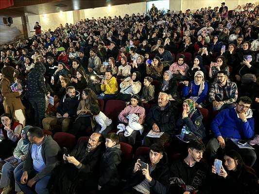<p><strong>AKSARAY</strong></p>
<p>Aksaray Bilim Merkezi'nde, Türkiye'nin ilk uzay yolcusu Alper Gezeravcı'nın yer aldığı Ax-3 misyonunun yolculuğu izlendi.</p>