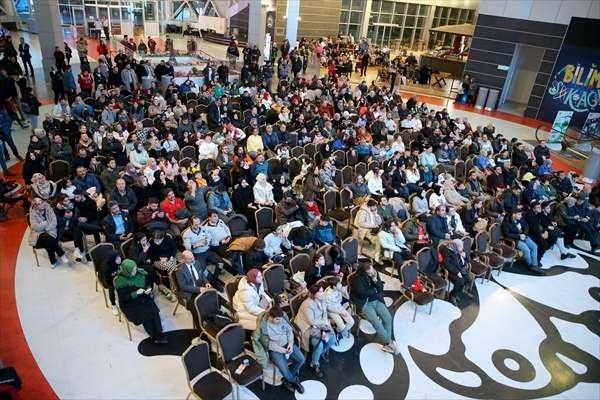 <p>Konya Bilim Merkezi'nde düzenlenen etkinlikte, kurulan dev ekrandan tarihi anları izleyenler, fırlatma töreninin heyecanına ortak oldu.</p>

<p> </p>
