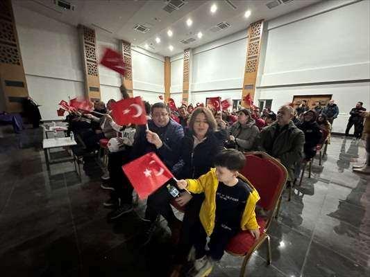 <p>Düzce İl Milli Eğitim Müdürlüğü, kentteki ailelerin çocuklarıyla bu önemli ana şahitlik etmeleri için Bilim ve Sanat Merkezi'nde program düzenledi.</p>

<p> </p>
