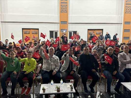 <p>Füsun Taştepe de bu önemli anı ölümsüzleştirmek için ailecek geldiklerini, bundan sonra da ülke olarak çok daha büyük işlere imza atacaklarına inançlarının tam olduğunu söyledi.</p>

<p> </p>
