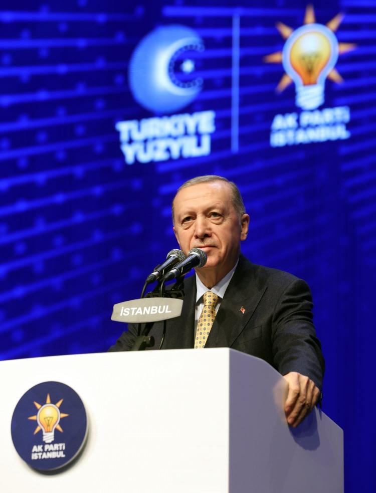 <p><strong>GÜNEYDOĞUDAN EGEYE 7 BÖLGEYE GİDECEK</strong></p>

<p> </p>

<p>Hazırlanan taslak programa göre Erdoğan Türkiye'de ayak asmadık yer bırakmayacak. Başkan Erdoğan, seçim takvimine göre Güneydoğu'dan Ege'ye 7 bölgesine de giderek vatandaşlarla bir araya gelecek.</p>
