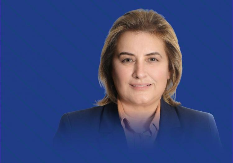 <p>DİKİLİ: SEMA AKINCI - MHP ADAYI</p>
