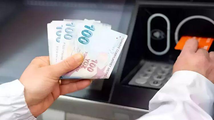 <p><strong>Soru 4: "Ödeme İste" sisteminde, alacaklı ödeme talebi ilettiğinde borçlunun nasıl haberi olacak?</strong></p>
<p> </p>
<p>Cevap: Borçlunun ÖHS'si, gerekli kontrolleri yaptıktan sonra kendi iç sistemleri üzerinden "Ödeme İste" oluşturarak borçluya anlık bildirim iletir.</p>