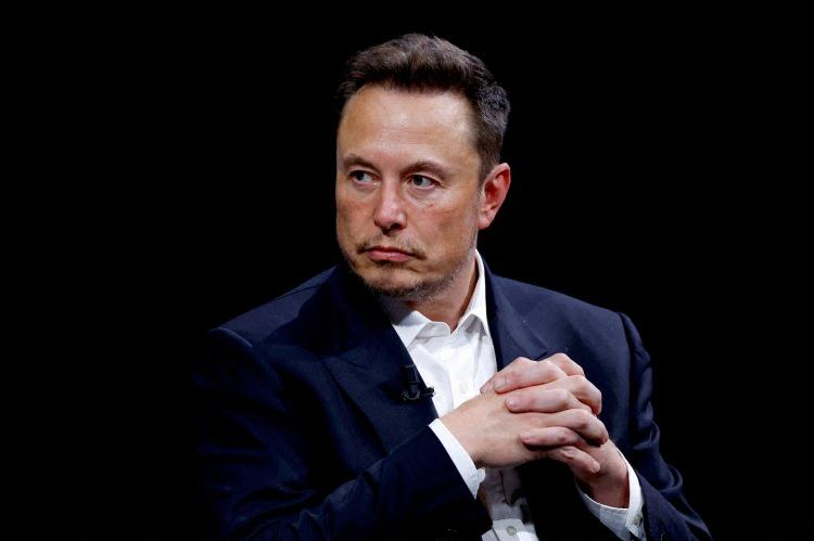 <p><strong>2. SIRAYA GERİLEDİ!</strong></p>

<p> </p>

<p>Elon Musk, şirketleri Tesla ve SpaceX ile 204,2 milyar dolarlık net servete ulaşarak ikinci sıraya düştü.</p>
