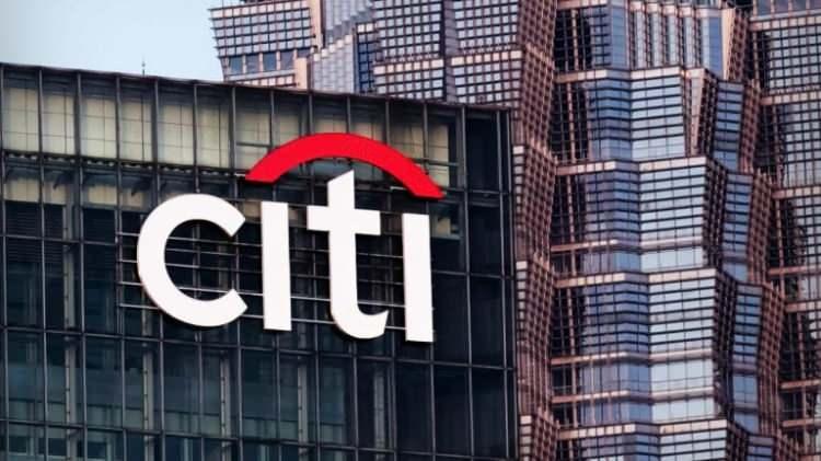<p><span style="color:#B22222"><strong>12) CİTİGROUP</strong></span></p>
<p> </p>
<p>ABD’nin büyük bankalarından Citigroup, orta vadede 20 bin çalışanını işten çıkaracağını açıkladı.</p>
<p> </p>
<p>Citigroup Mali İşler Direktörü (CFO) Mark Mason, bankanın 2 yıl içerisinde binlerce çalışanının işine son vereceğini duyurdu.</p>
<p> </p>
<p>Yeniden yapılanmanın ilk çeyrek sonunda başlayacağını belirten Mason, işten çıkarmaların Citigroup’un gelir artışını engellemeyeceğini kaydetti. Mason, Citigroup’un orta vadede çalışan sayısını 20 bin kişi azaltacağını bildirdi.</p>