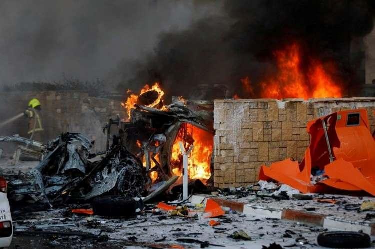 <p>Ancak MailOnline, İsrail-Hamas savaşı sürerken, Ukrayna'daki çatışma sona erme belirtisi göstermezken ve iklim felaketleri tahribat oluşturmaya devam ederken gece yarısına yaklaşılacağını tahmin ediyor.</p>
<p> </p>
<p><span style="color:#B22222"><strong>İşte kıyamet saati ile ilgili bilinen her şey...</strong></span></p>