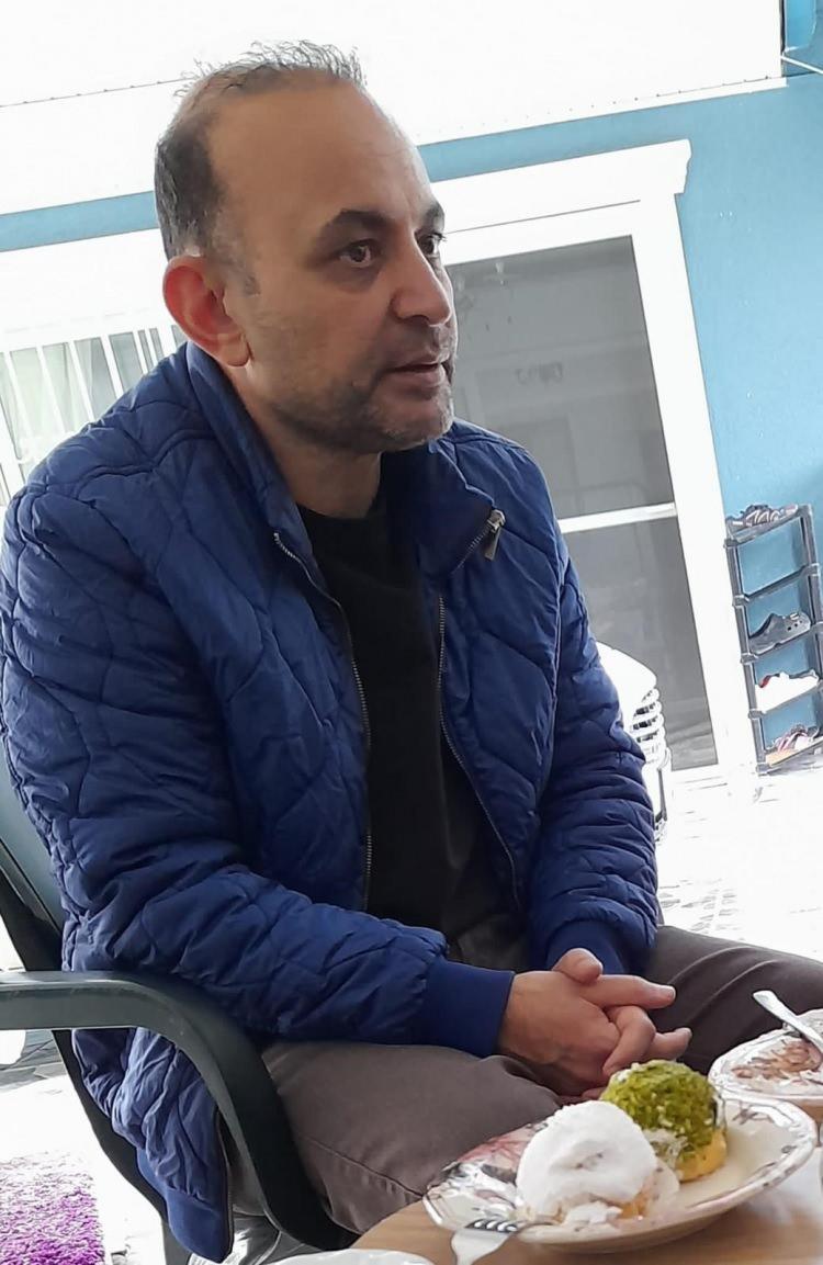 <p>Deprem sonrası psikolojik olarak zor günler geçiren Demir, uzun bir süre evden çıkmayarak çevresiyle iletişim kurmadı. Demir, 22 Ocak Pazartesi günü ise evinden çıktıktan sonra sırra kadem bastı. </p>