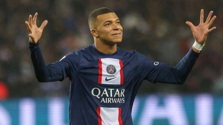 <p>Mbappe, 2018 yılında transfer olduğu PSG'de şimdiye dek forma giydiği 193 maçta 167 kez gol sevinci yaşarken 58 kez de takım arkadaşlarına gol pası verdi.</p>