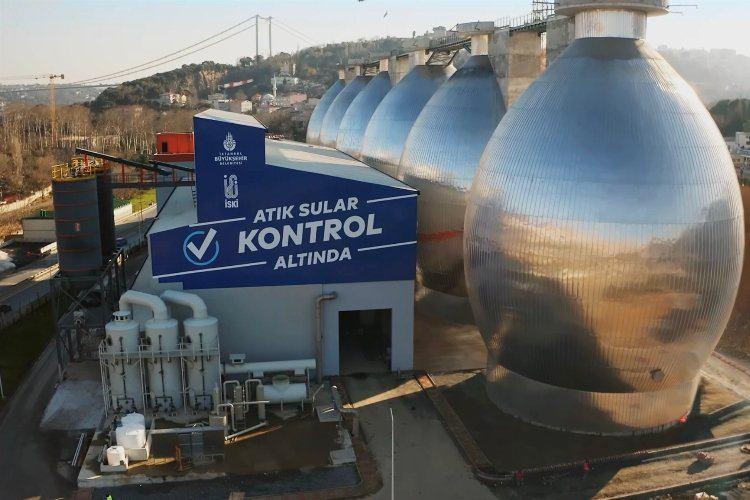 <p>9 yeni ileri arıtma tesini kentimize kazandıracağız. İstanbul'a 6 yeni içme suyu barajı yapacağız. Kentin su kapasitesi yüzde 21 artacak. 2 adet 3 bin tonluk karı atık yakma tesisi yapacağız. İklim Dostu İstanbul projemiz ile hedefimiz 2040 yılında net sıfır emisyona ulaşmak olacak.<br />
<br />
39 ilçe 964 mahallemizde 'Mahalle Bahçeleri' yapacağız. İstanbullular yeşil ve doğa ile iç içe yaşacak. Bu bahçelerde kadınlar için özel kıraathaneler yapacağız.</p>
