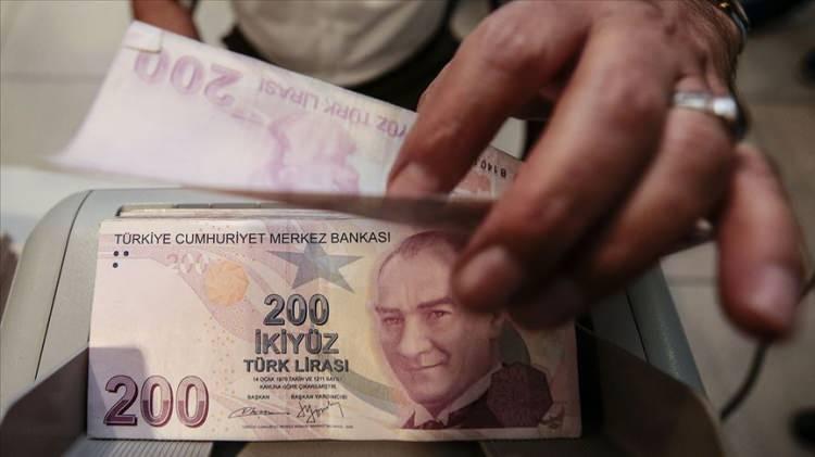 <p>15 bin TL emekli aylığı alan bir kişinin maaşı 22.387 seviyesine çıkacak.</p>
<p> </p>