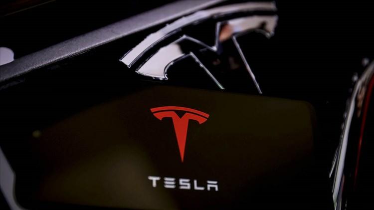 <p>Tesla'nın Avustralya genelinde teslim ettiği Model 3'leri geri çağırıp çağırmayacağı henüz belli değil.</p>