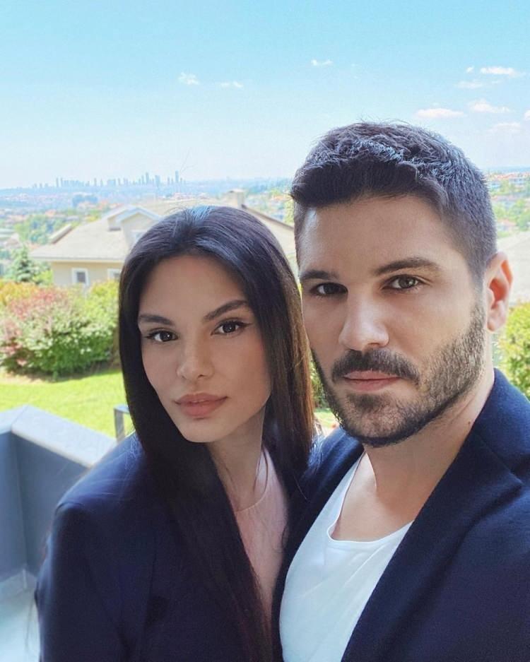 <p>Depremden sonra iş için Kazakistan'a giden ve depremden sonra saatlerce haber alınmadığı öğrenilen Tolgahan Sayışman, Instagram hesabından peş peşe paylaşımlar yaptı.</p>