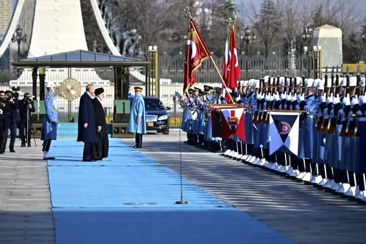 <p>Erdoğan ve Reisi, Türkiye-İran Yüksek Düzeyli İşbirliği Konseyi 8. Toplantısı'nın ardından anlaşmaların imza töreni ile ortak basın toplantısına katılacak.</p>
