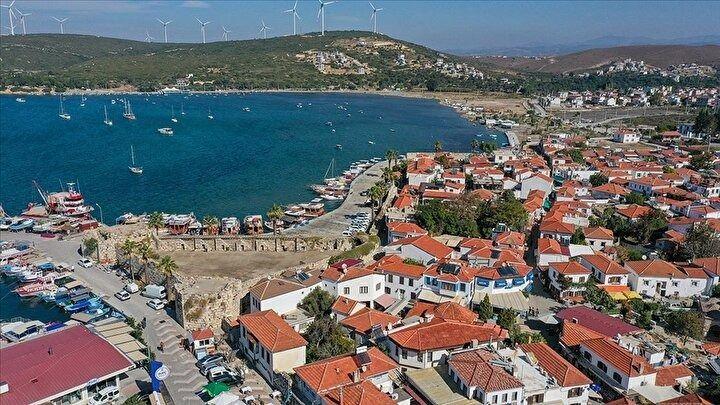<p><strong>Türkiye'de ilk Seferihisar listeye girdi</strong></p>
<p>Cittaslow Birliği'ne üye olan kentlerin çevre, altyapı ve Slow Food gibi başlıklar altında toplanan 72 kriteri gerçekleştirmesi ve sakin şehir felsefesine bağlı kalması gerekiyor. </p>
