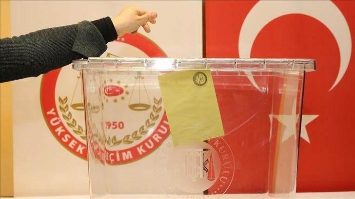 <p>Yine DEM Parti, Memleket Partisi ve Demokrat Parti de aday çıkaracağı değerlendirilen partiler arasında. Bu partilerin adaylarının sırasıyla Başak Demirtaş, Mehmet Sevigen ve Cemal Enginyurt olabileceği konuşuluyor.</p>

<p> </p>
