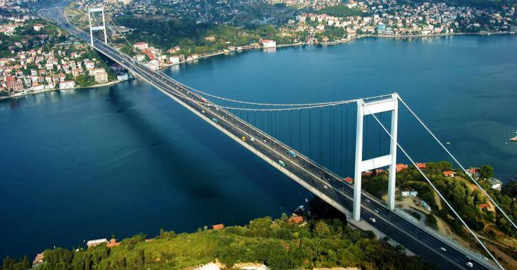 <p>Ocak ayında ulaştırma harcamaları grubunda yer alan köprü geçiş ücreti<strong> yüzde 76,47</strong> ile fiyatı en fazla artış gösteren ürün oldu.</p>
