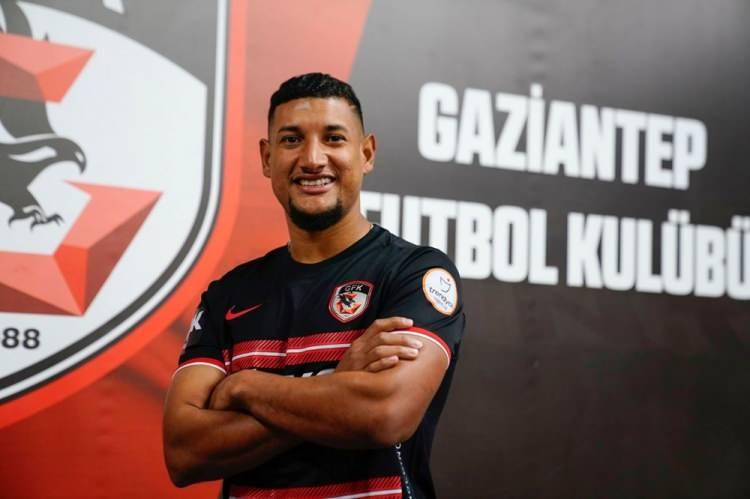 <p>Bryan Acosta - Gaziantep FK<br />
<br />
Önceki takımı: Portland</p>