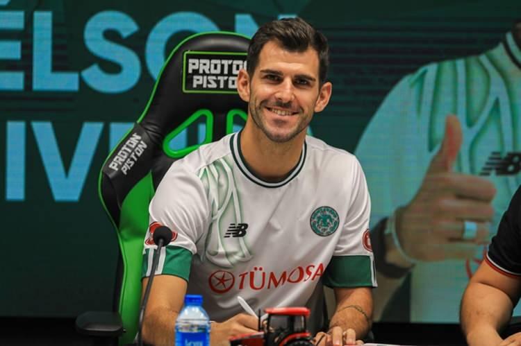 <p>Nelson Oliveira - V. Guimaraes<br />
<br />
Önceki takımı: Konyaspor</p>